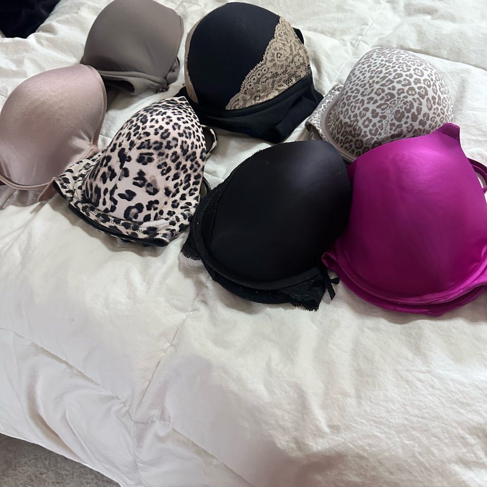 Lot of 6  Bras  Victoria’s secret and Soma sz 34D lot of 6 bras